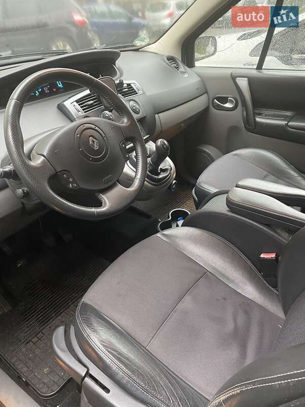Минивэн Renault Grand Scenic 2005 в Владимире