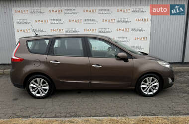 Минивэн Renault Grand Scenic 2010 в 