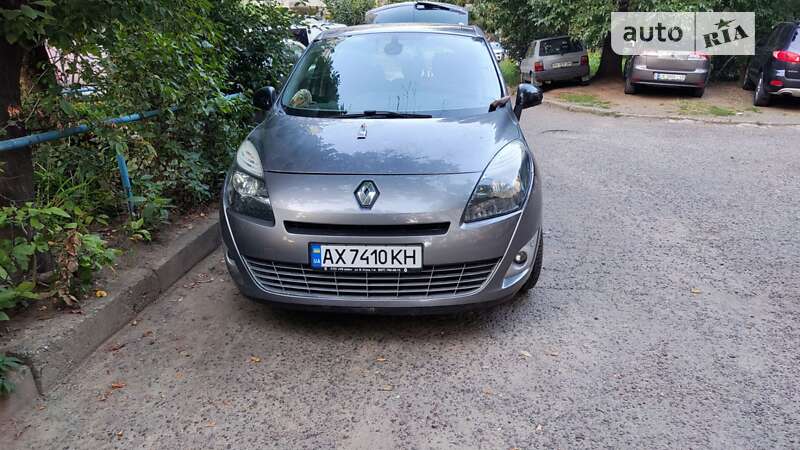 Мінівен Renault Grand Scenic 2011 в 