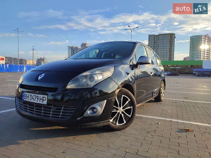 Минивэн Renault Grand Scenic 2010 в 