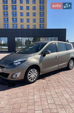 Минивэн Renault Grand Scenic 2010 в Нетешине