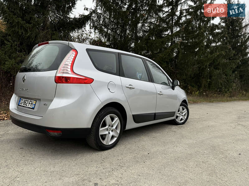 Renault Grand Scenic 2012
