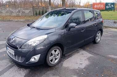 Минивэн Renault Grand Scenic 2011 в 