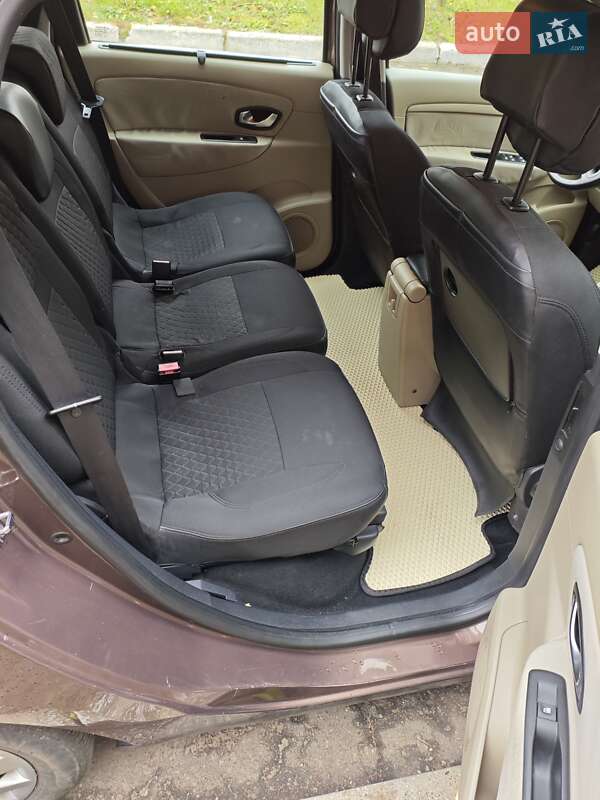 Мінівен Renault Grand Scenic 2010 в Кам'янці-Бузькій