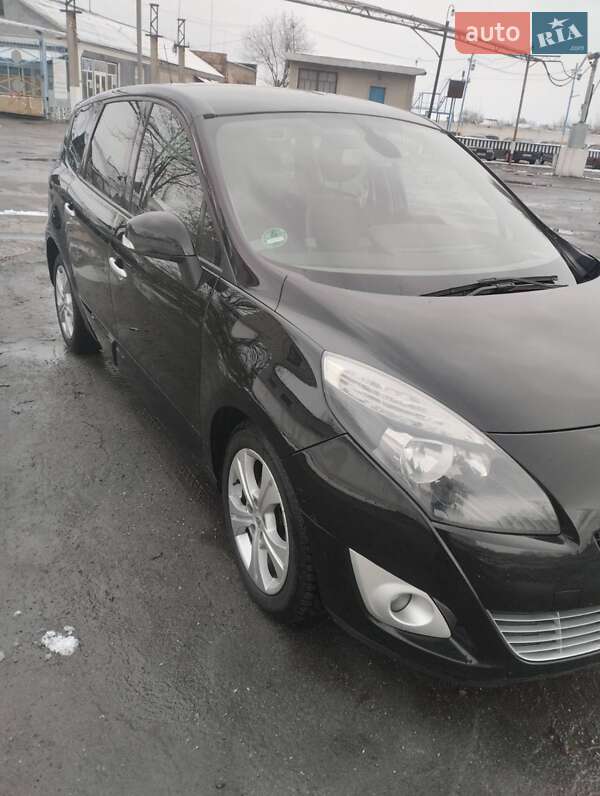 Renault Grand Scenic 2011