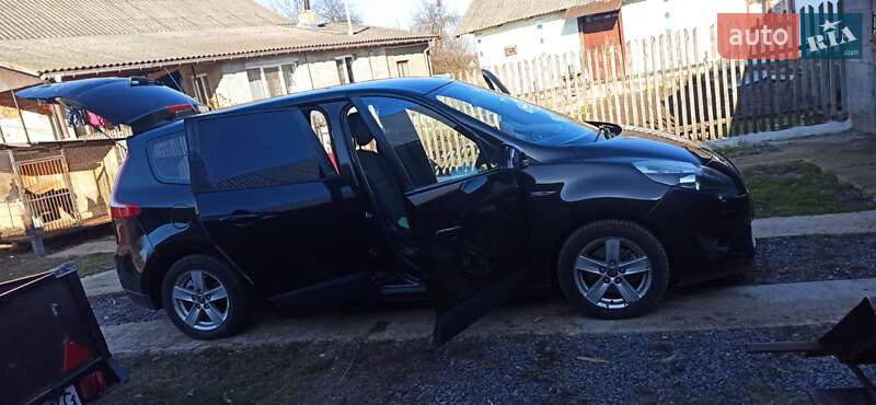 Минивэн Renault Grand Scenic 2010 в Буске