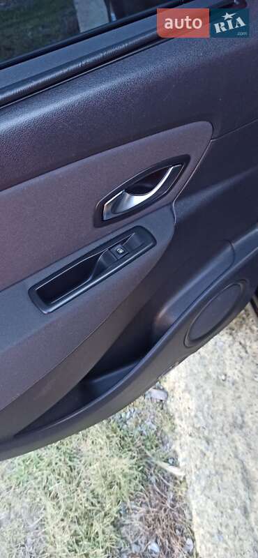 Минивэн Renault Grand Scenic 2010 в Буске