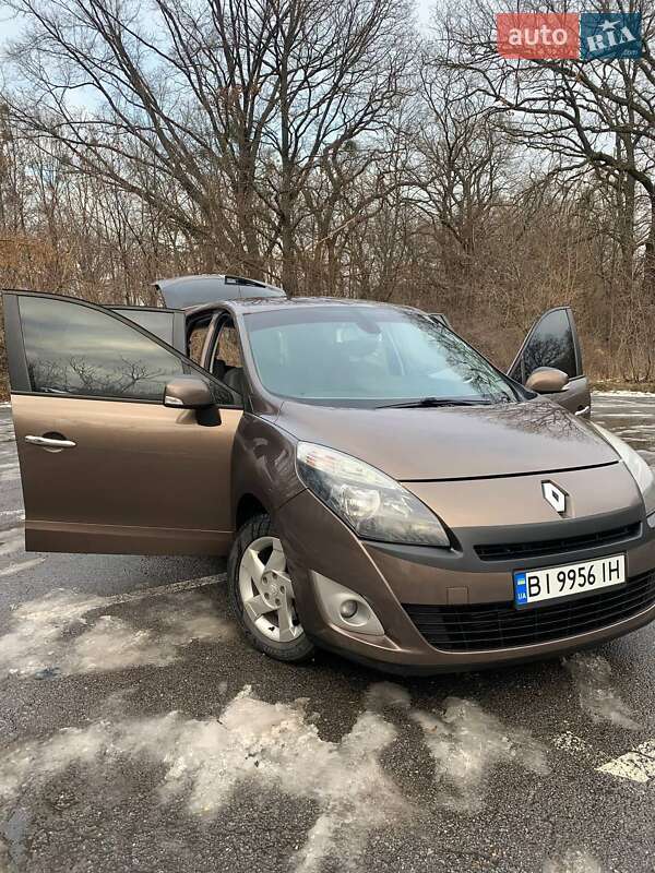 Минивэн Renault Grand Scenic 2011 в Полтаве