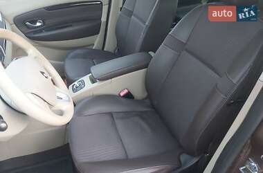 Минивэн Renault Grand Scenic 2009 в 