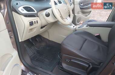 Минивэн Renault Grand Scenic 2009 в 