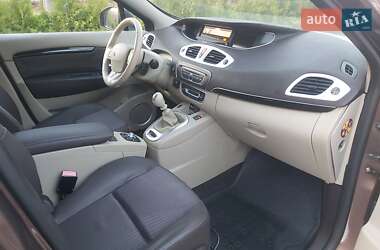 Минивэн Renault Grand Scenic 2009 в 
