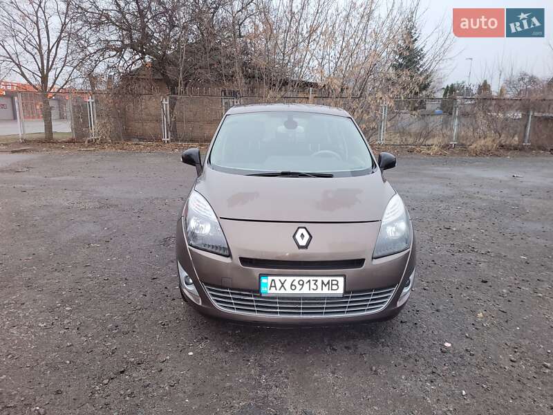 Renault Grand Scenic 2011