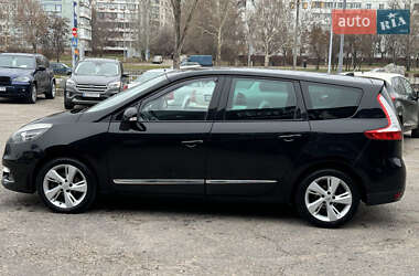 Минивэн Renault Grand Scenic 2012 в 