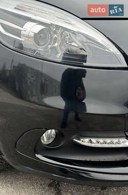 Минивэн Renault Grand Scenic 2012 в 
