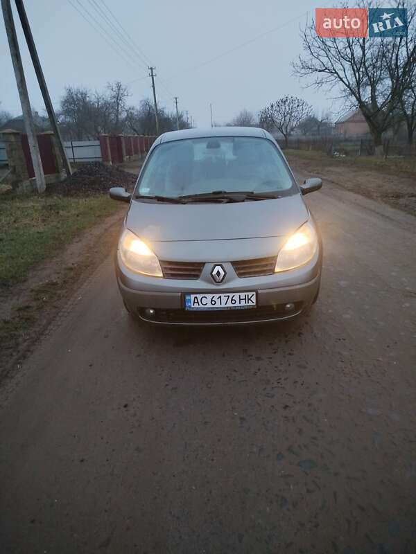 Renault Grand Scenic 2005