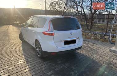 Минивэн Renault Grand Scenic 2012 в 