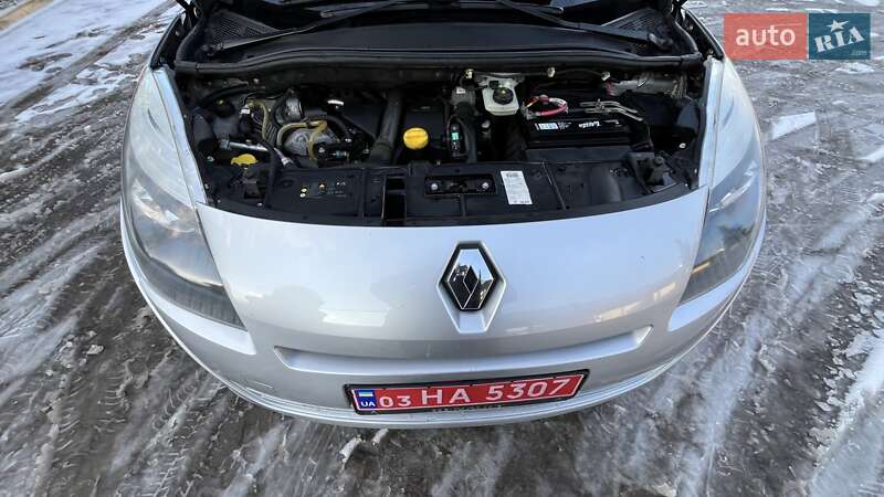 Минивэн Renault Grand Scenic 2011 в Дубно