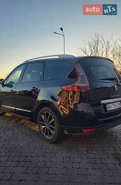 Минивэн Renault Grand Scenic 2013 в 