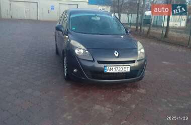 Минивэн Renault Grand Scenic 2010 в 