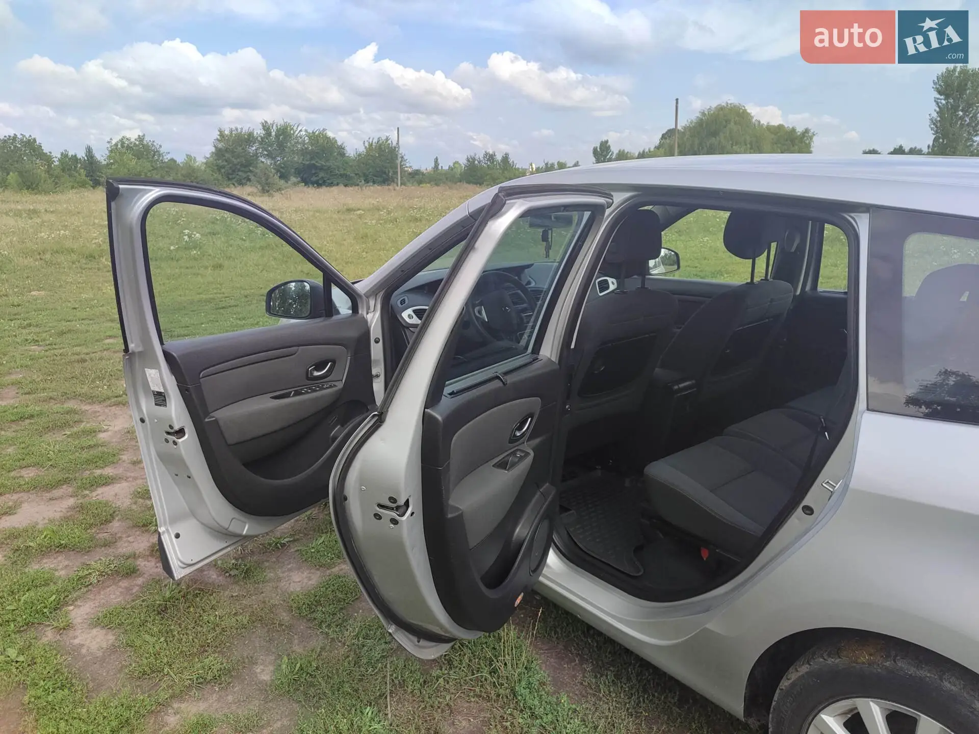 2010 Renault Scenic - мініатюра 11