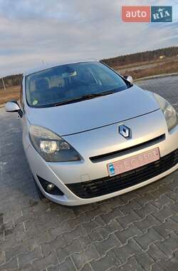 Минивэн Renault Grand Scenic 2009 в 