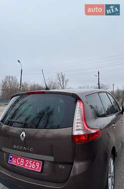 Минивэн Renault Grand Scenic 2011 в 