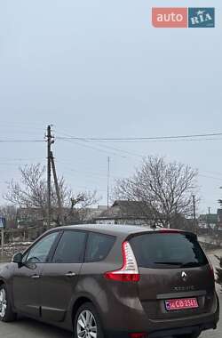 Минивэн Renault Grand Scenic 2011 в 
