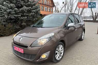 Минивэн Renault Grand Scenic 2011 в 
