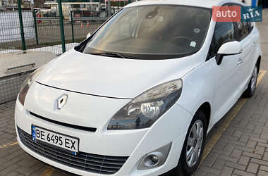 Минивэн Renault Grand Scenic 2010 в 