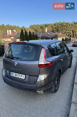 Минивэн Renault Grand Scenic 2009 в 