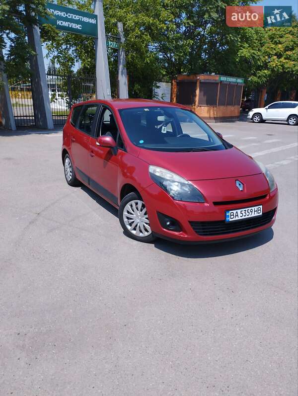 Минивэн Renault Grand Scenic 2010 в Александрие