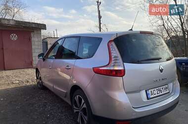 Минивэн Renault Grand Scenic 2011 в 