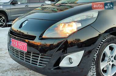 Минивэн Renault Grand Scenic 2011 в 