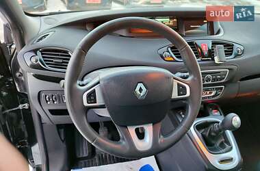 Минивэн Renault Grand Scenic 2011 в 