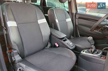 Минивэн Renault Grand Scenic 2011 в 