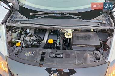 Минивэн Renault Grand Scenic 2011 в 