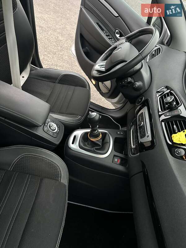 Минивэн Renault Grand Scenic 2016 в Дубровице