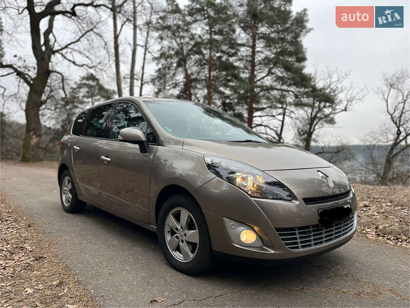 Renault Grand Scenic 2010