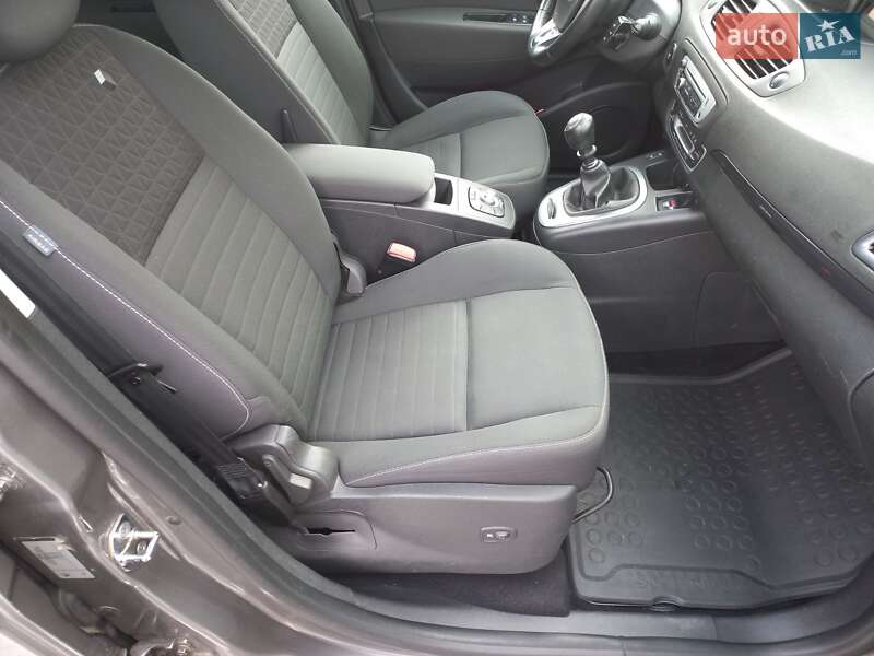 Мінівен Renault Grand Scenic 2015 в Луцьку