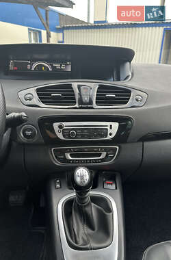 Минивэн Renault Grand Scenic 2012 в 