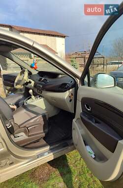 Минивэн Renault Grand Scenic 2011 в 