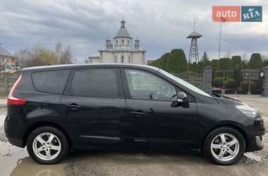 Минивэн Renault Grand Scenic 2012 в 