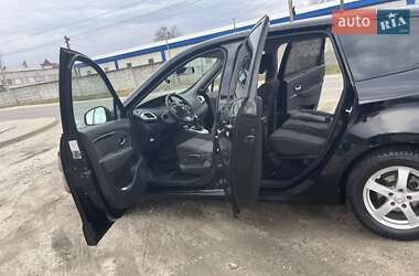 Минивэн Renault Grand Scenic 2012 в 