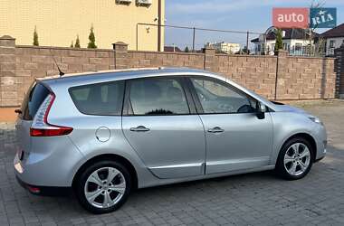 Минивэн Renault Grand Scenic 2009 в 