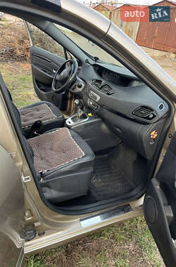 Минивэн Renault Grand Scenic 2013 в 