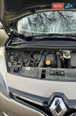 Минивэн Renault Grand Scenic 2013 в 