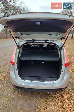 Мінівен Renault Grand Scenic 2013 в 