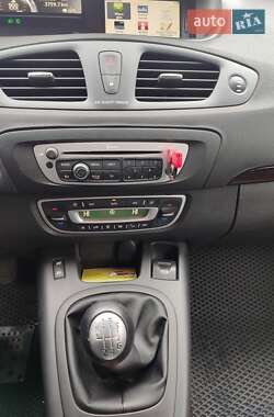 Мінівен Renault Grand Scenic 2013 в 