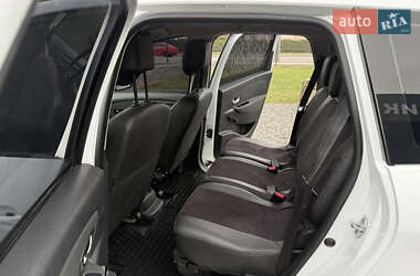 Минивэн Renault Grand Scenic 2012 в 