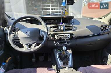 Минивэн Renault Grand Scenic 2013 в 